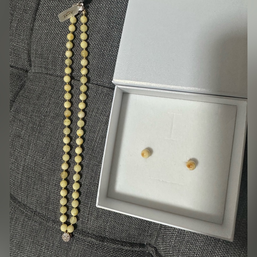 Amber necklace and earrings